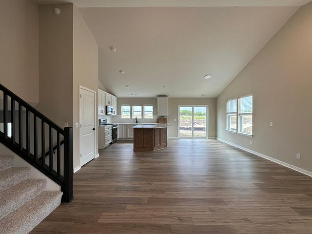 1664 Lund Way, Shakopee, MN 55379