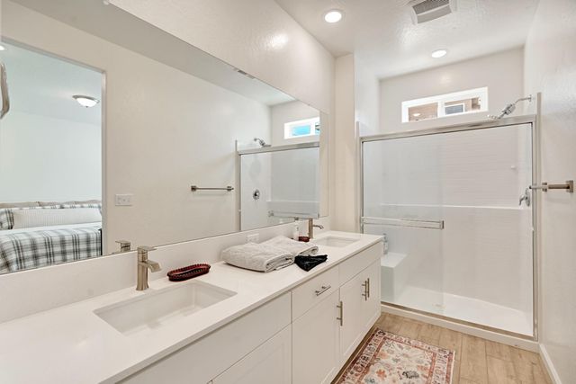 163 Reunion Way S, Madera, CA 93636
