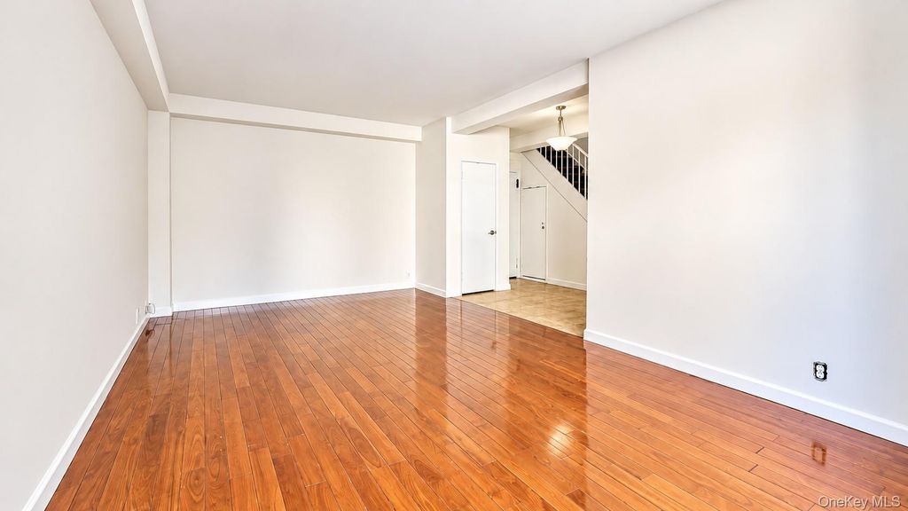 99-52 66th road 1Z, Rego Park, NY 11374 — photo 3