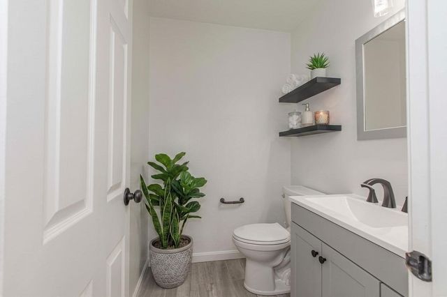 33 Lamplighter 33, Easton, MA 02375
