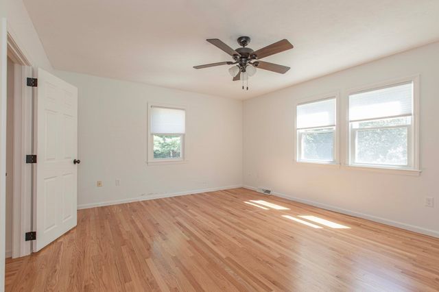 33 Lamplighter 33, Easton, MA 02375