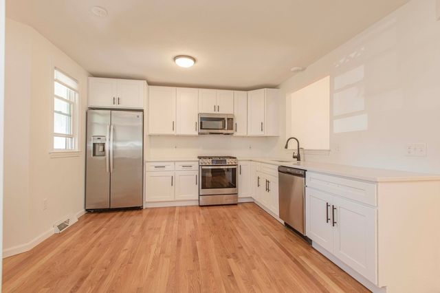 33 Lamplighter 33, Easton, MA 02375