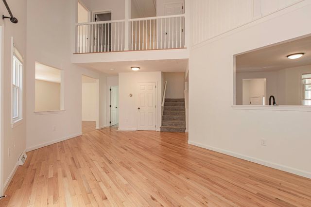 33 Lamplighter 33, Easton, MA 02375