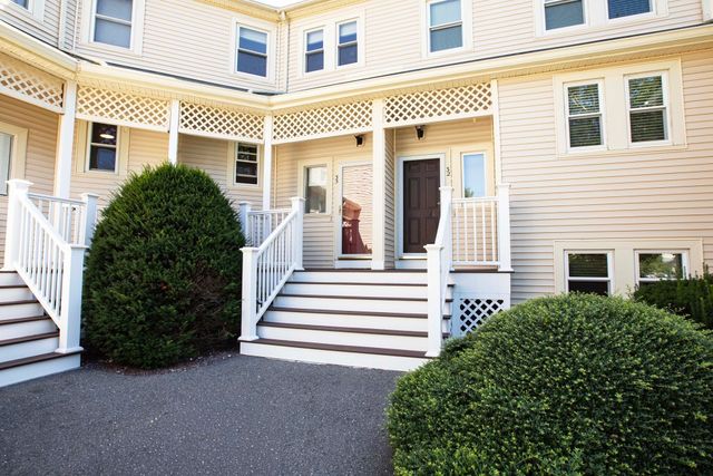33 Lamplighter 33, Easton, MA 02375
