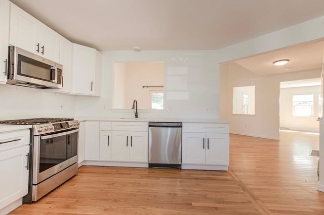 33 Lamplighter 33, Easton, MA 02375