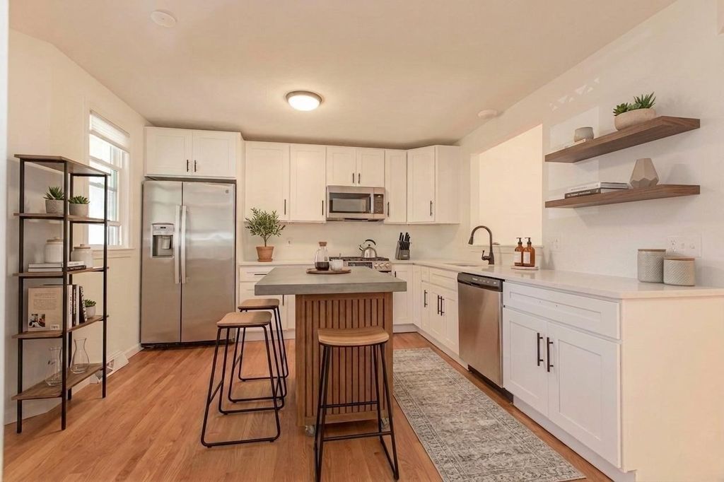 33 Lamplighter 33, Easton, MA 02375