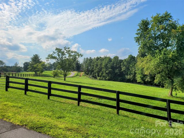 2093 Thoroughbred Way, Lenoir, NC 28645