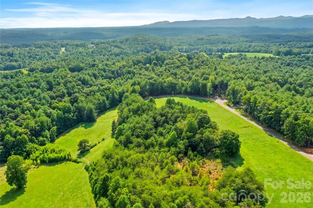 2093 Thoroughbred Way, Lenoir, NC 28645
