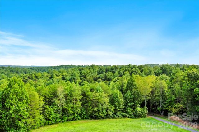 2093 Thoroughbred Way, Lenoir, NC 28645