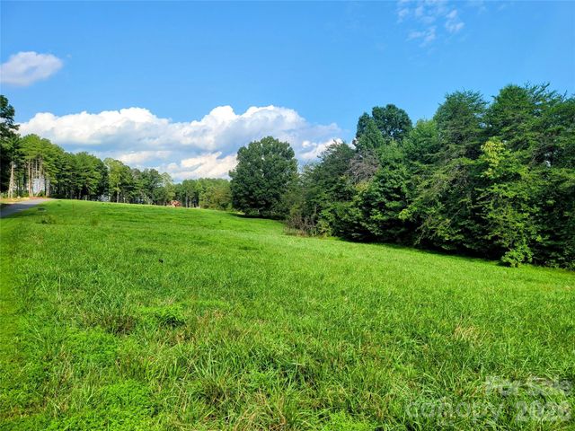 2093 Thoroughbred Way, Lenoir, NC 28645