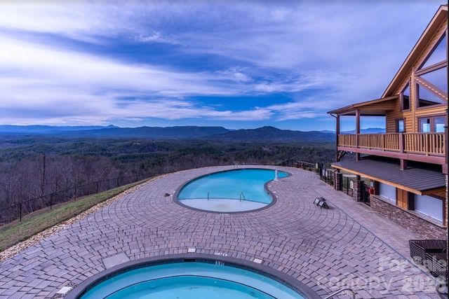 2093 Thoroughbred Way, Lenoir, NC 28645