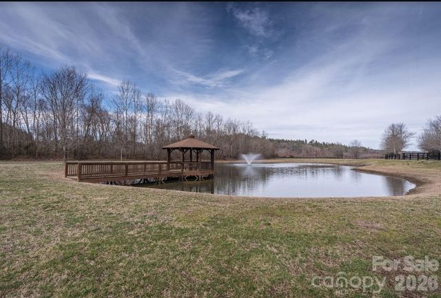 2093 Thoroughbred Way, Lenoir, NC 28645