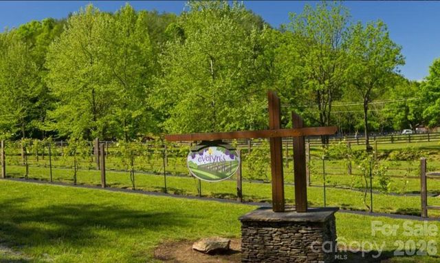 2093 Thoroughbred Way, Lenoir, NC 28645