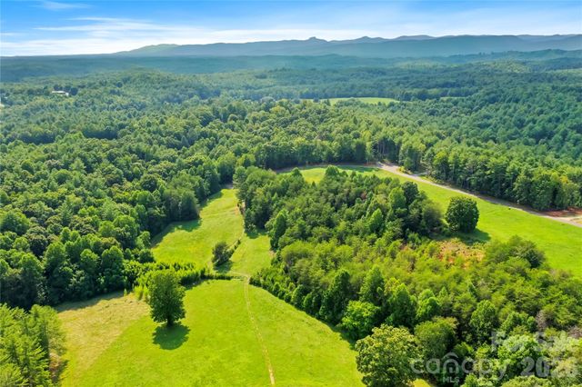 2093 Thoroughbred Way, Lenoir, NC 28645