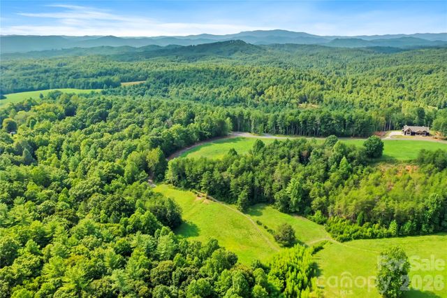 2093 Thoroughbred Way, Lenoir, NC 28645