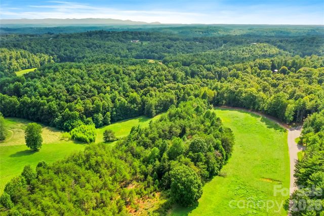 2093 Thoroughbred Way, Lenoir, NC 28645