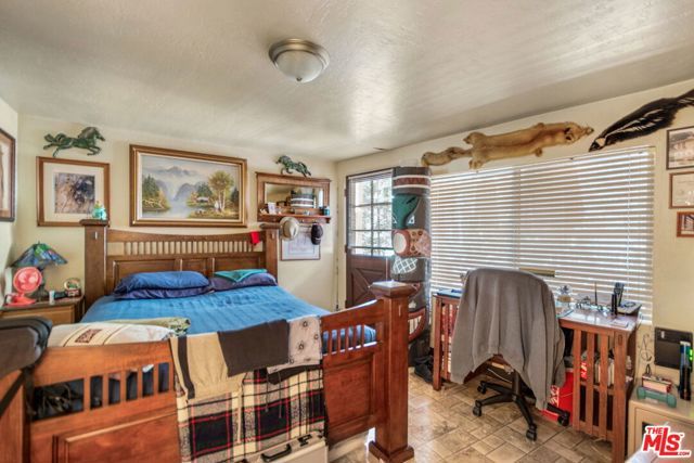 2378 Rim Of The World Drive, Running Springs, CA 92382