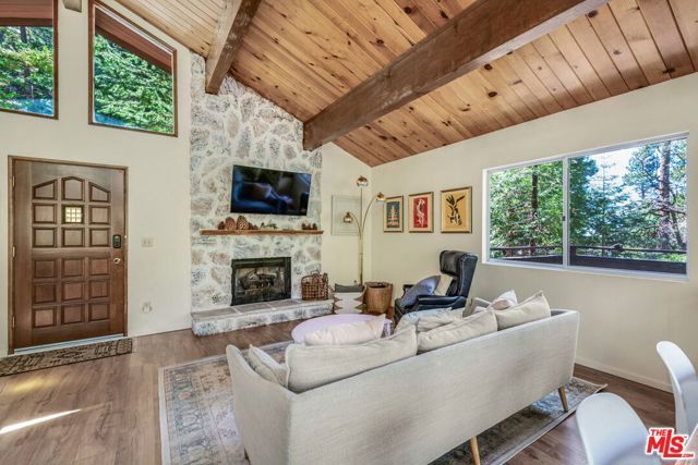 2378 Rim Of The World Drive, Running Springs, CA 92382