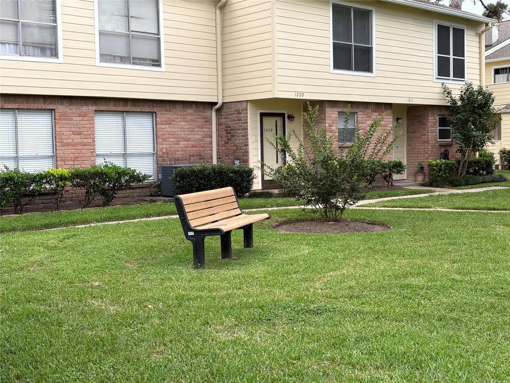 14515 Wunderlich Drive 1209, Houston, TX 77069
