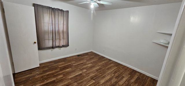 2109 S Grove St, Wichita, KS 67211