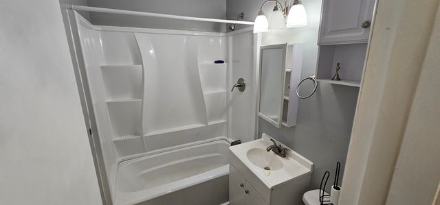 2109 S Grove St, Wichita, KS 67211