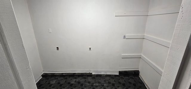 2109 S Grove St, Wichita, KS 67211