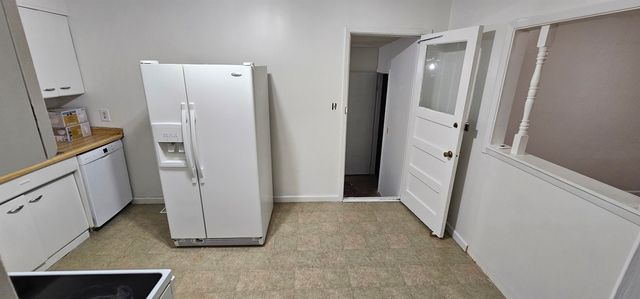 2109 S Grove St, Wichita, KS 67211