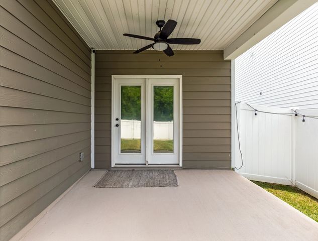 5051 Hunters Village Dr, Lebanon, TN 37087