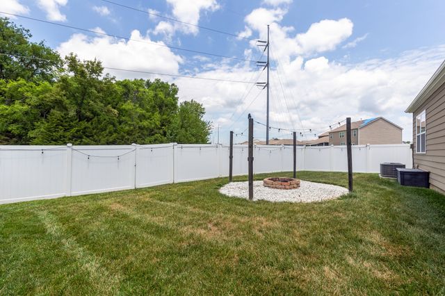 5051 Hunters Village Dr, Lebanon, TN 37087
