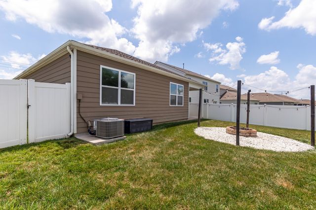 5051 Hunters Village Dr, Lebanon, TN 37087