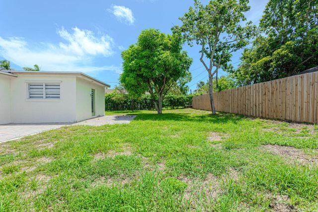 1717 N 16th Ct Court N, Lake Worth Beach, FL 33460