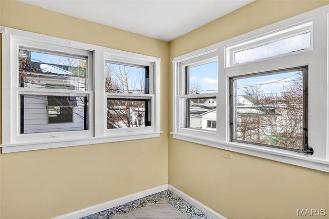 5139 Goethe Avenue, St Louis, MO 63109