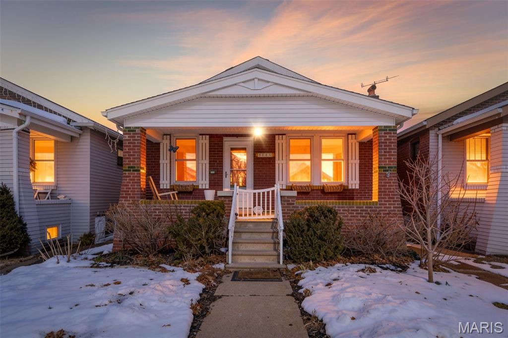 5139 Goethe Avenue, St Louis, MO 63109