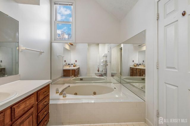 118 Magee Court, East Brunswick, NJ 08816