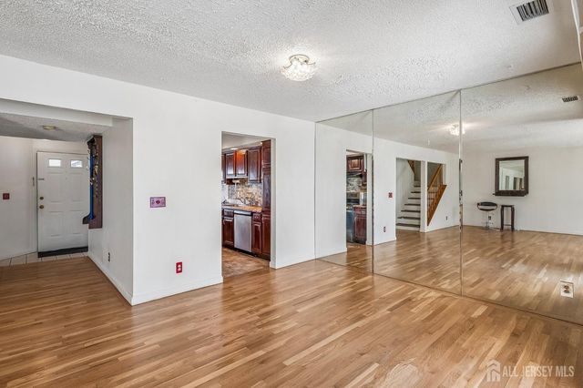 118 Magee Court, East Brunswick, NJ 08816