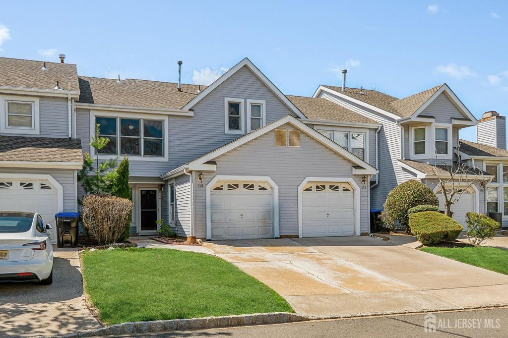 118 Magee Court, East Brunswick, NJ 08816