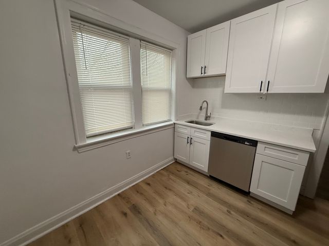 3150 Harlem Avenue 1H, Riverside, IL 60546