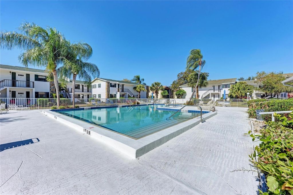 Image 32 of property listing at 5400 34TH STREET W A10, Bradenton, FL 34210