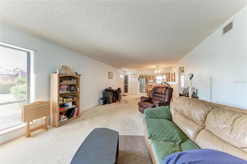 Image 8 of property listing at 5400 34TH STREET W A10, Bradenton, FL 34210
