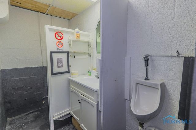 1701 Stahlwood Avenue, Toledo, OH 43613