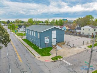 1701 Stahlwood Avenue, Toledo, OH 43613