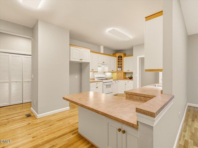 10 Sourwood Lane, Pittsboro, NC 27312