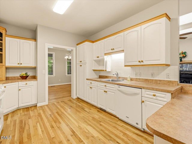 10 Sourwood Lane, Pittsboro, NC 27312