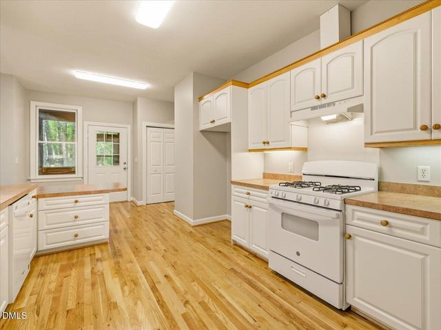 10 Sourwood Lane, Pittsboro, NC 27312