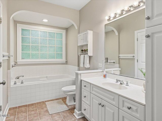 10 Sourwood Lane, Pittsboro, NC 27312