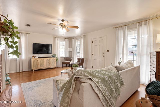 1918 Edwards Street, Opelousas, LA 70570