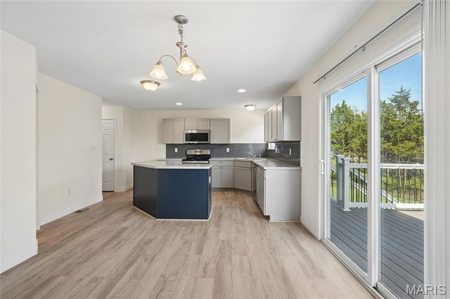 424 Rock Ridge Road, Wentzville, MO 63385