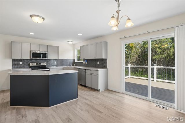 424 Rock Ridge Road, Wentzville, MO 63385