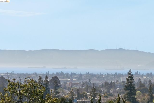 4066 Patterson Ave, Oakland, CA 94619