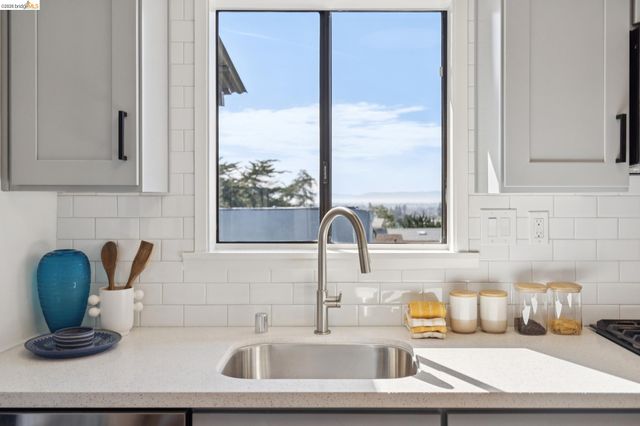 4066 Patterson Ave, Oakland, CA 94619